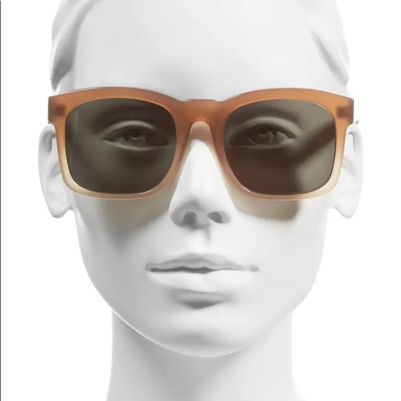 NWT Wildfox Guady Classic Sunnies🤍 - Picture 2 of 5